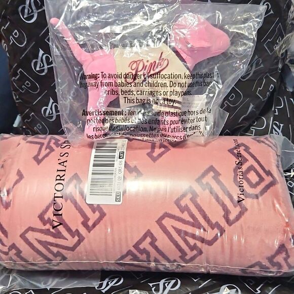 PINK By Victoria's Secret Mini Dog & Cozy Logo Blanket SET NEW MSRP $86 - Picture 4 of 8